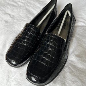 Trotters Loafers, Sz 11.5 M, Black, Jenn, Faux Crocodile, NWT